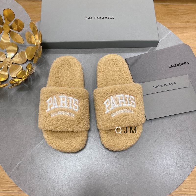 Balenciaga Men's Slippers 35